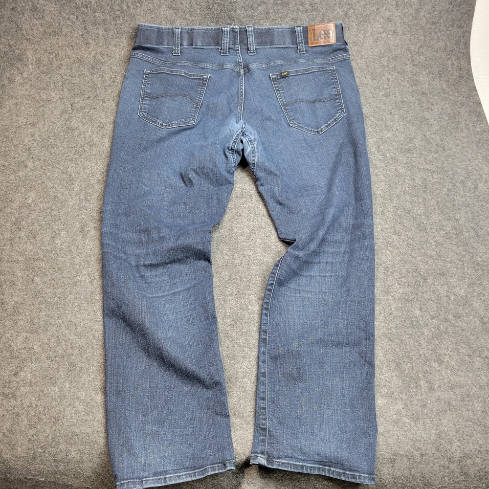 Lee Jeans Mens 44x32 Extreme Motion Straight Fit Tapered Leg Stretch Preppy - Picture 3 of 12